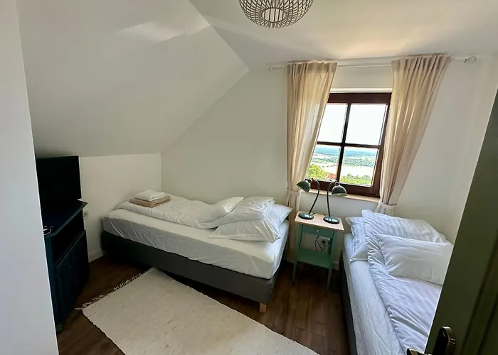 Fenn A Hegyen Vendeghaz Somlo Somlovasarhely